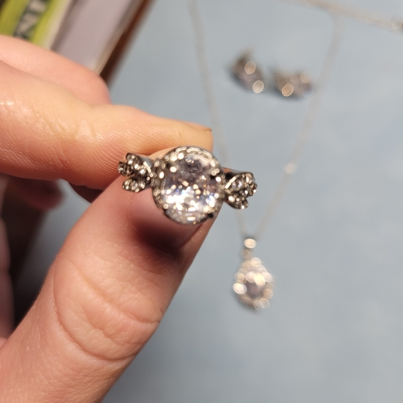 Ring - Picture 8 of 9